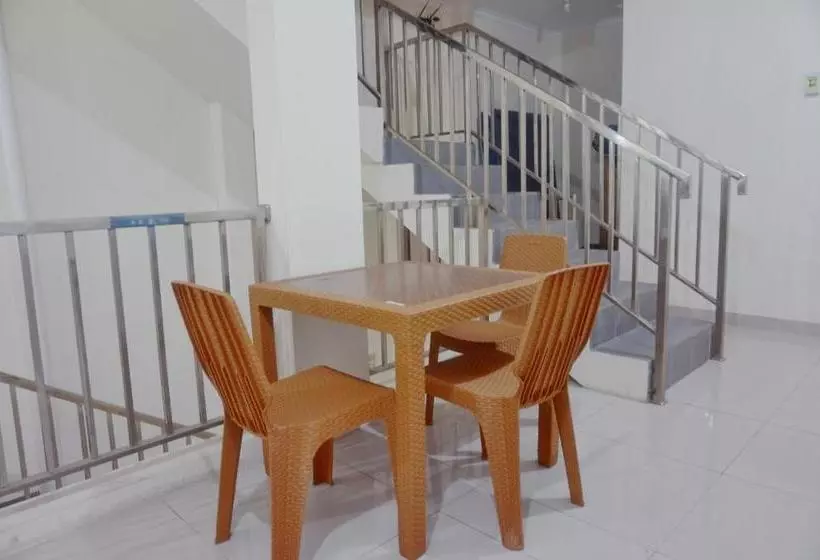Hotel Oyo 1295 Linn S Residence