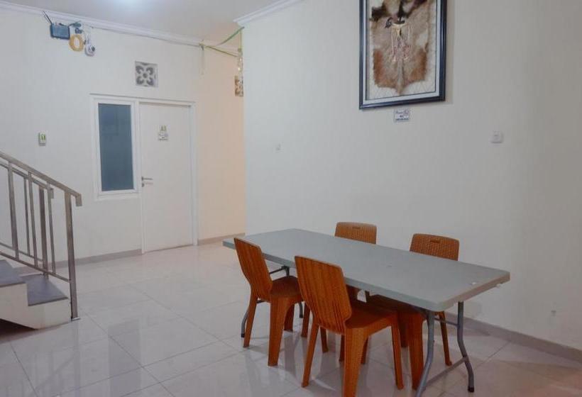 Hotel Oyo 1295 Linn S Residence