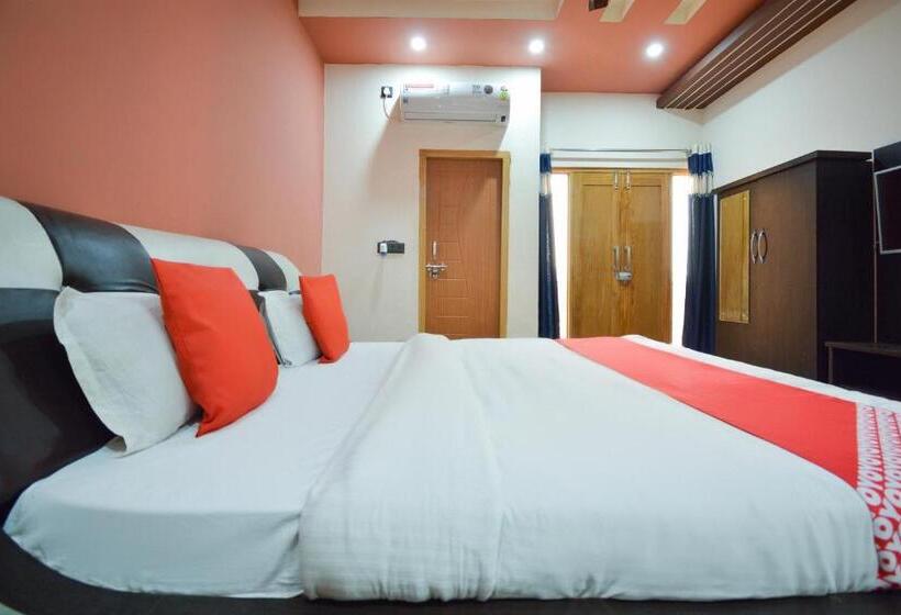 هتل Oyo 28000  Shivay Residency