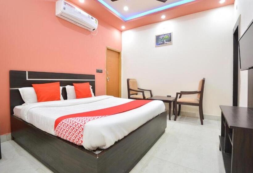 هتل Oyo 28000  Shivay Residency