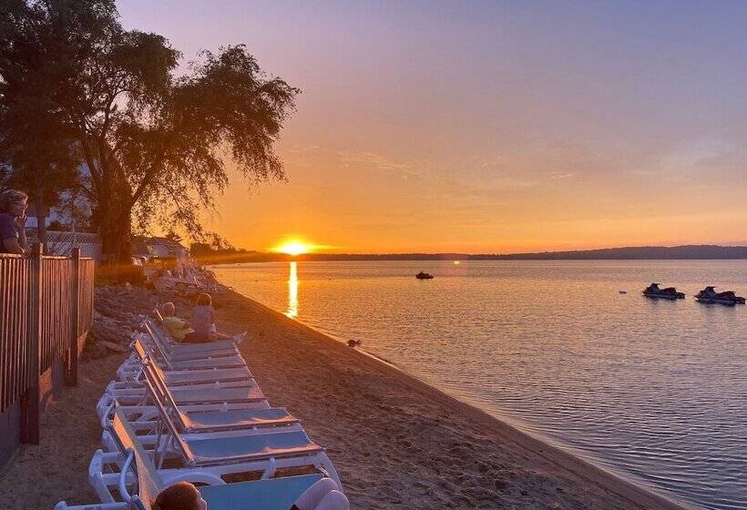 Общежитие Brio Beach Inn