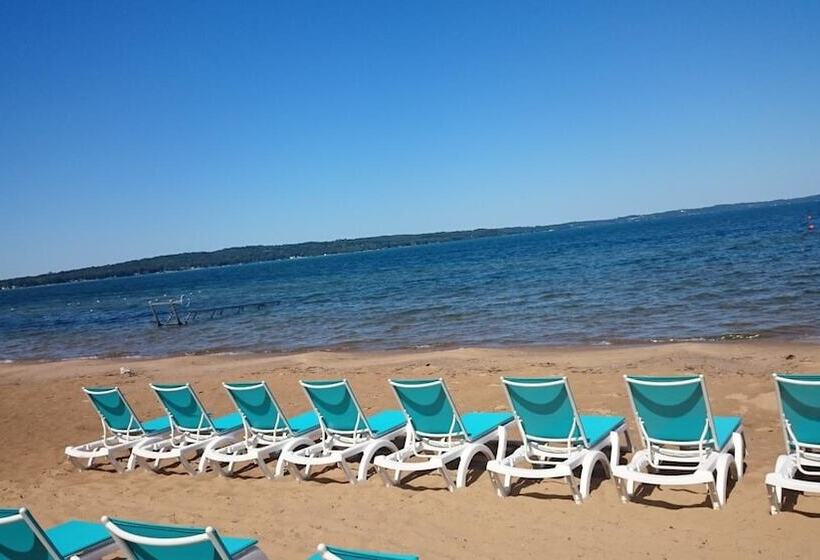 Общежитие Brio Beach Inn