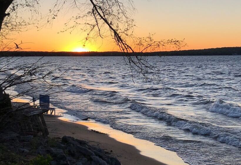 Общежитие Brio Beach Inn