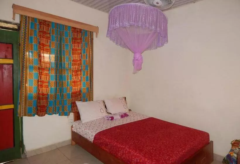 ペンション Akomapa Village