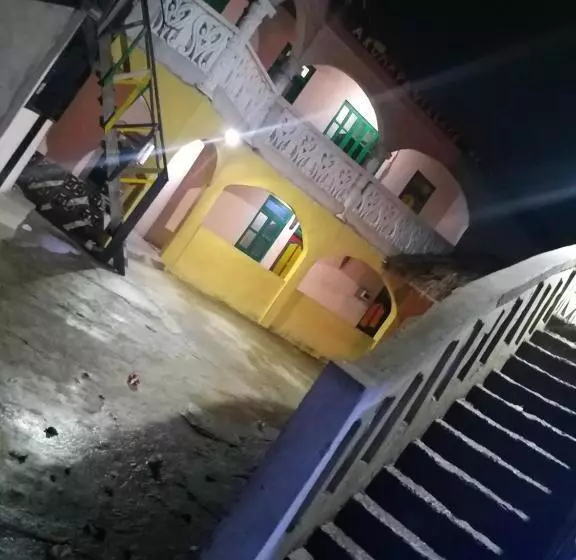 ペンション Akomapa Village