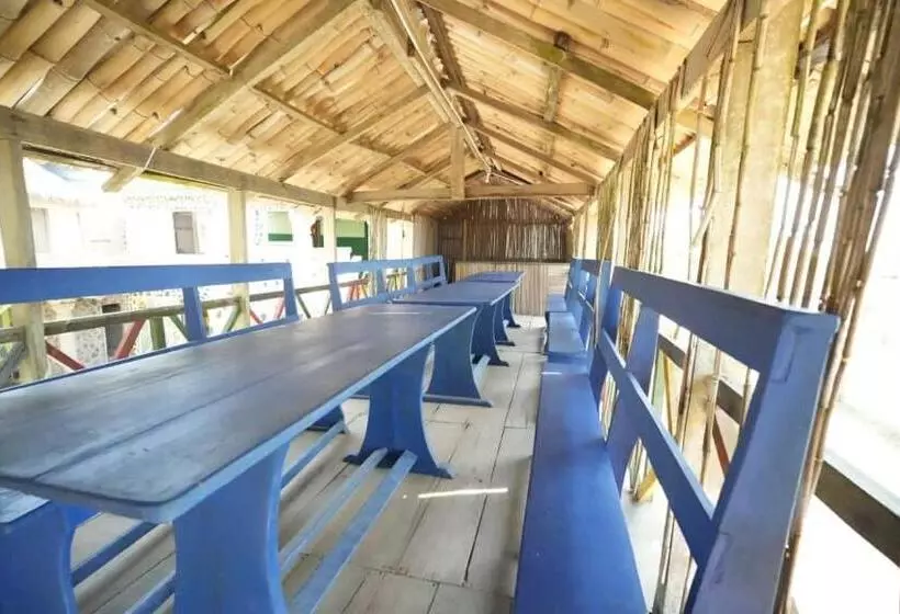 ペンション Akomapa Village