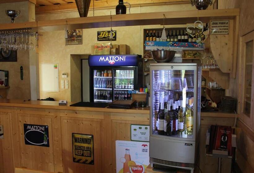 膳宿费 Penzion Na Hrazi