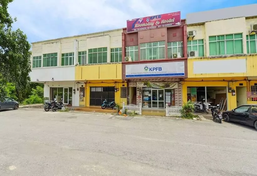 Hotelli Spot On 90163 Kpfb Roomstay 2   Hostel