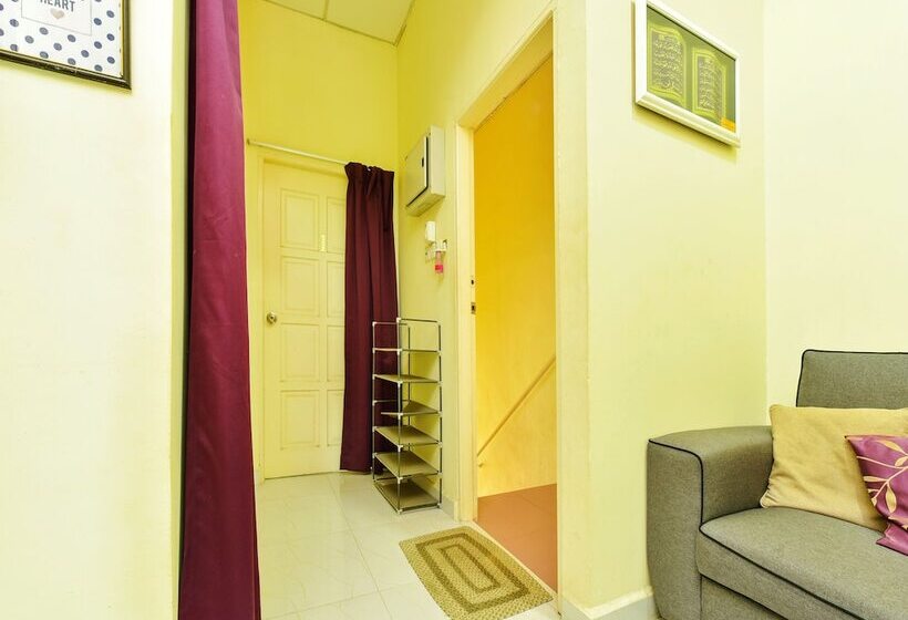 Hotel Spot On 90163 Kpfb Roomstay 2 Hostel