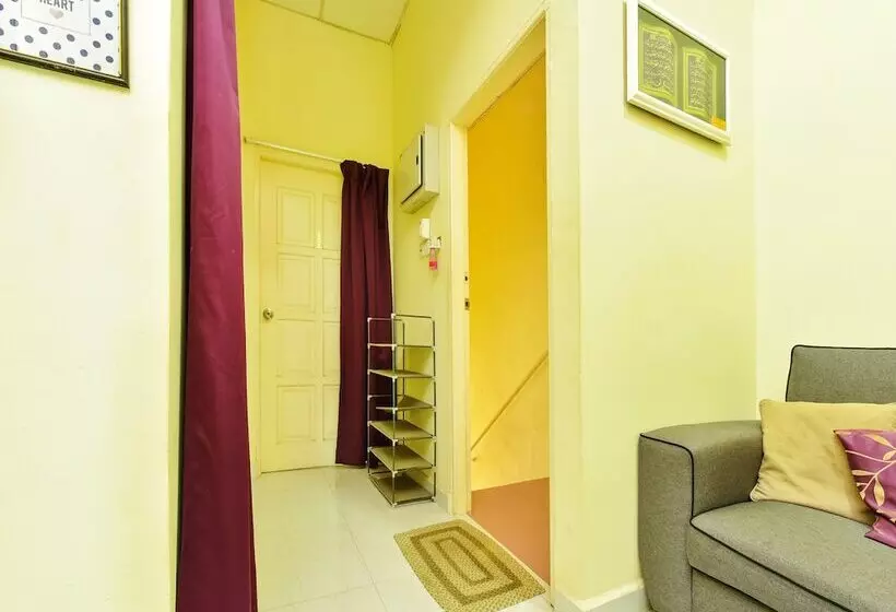 Hotelli Spot On 90163 Kpfb Roomstay 2   Hostel