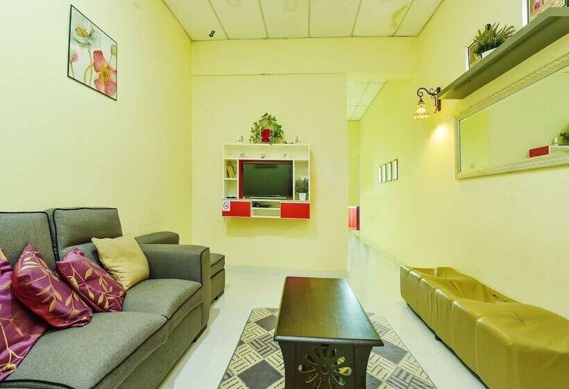 Hotel Spot On 90163 Kpfb Roomstay 2 Hostel