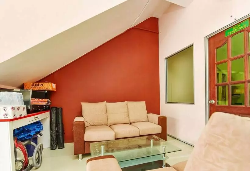 Hotelli Spot On 90163 Kpfb Roomstay 2   Hostel