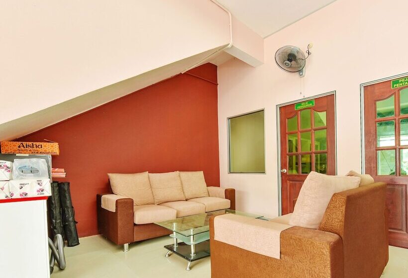 Hotel Spot On 90163 Kpfb Roomstay 2 Hostel