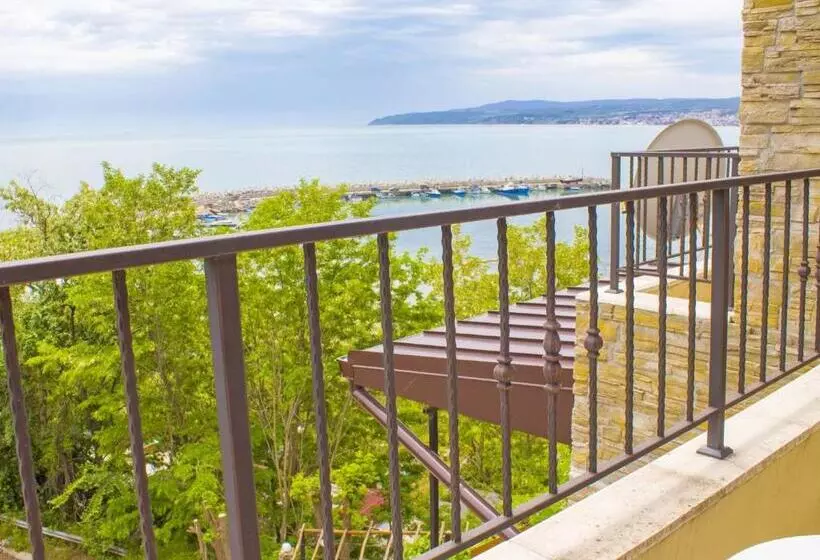 ペンション Complex Chayka Guest House