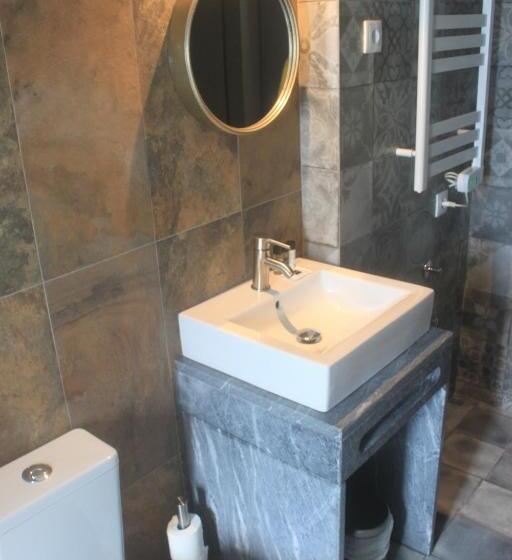 تختخواب و صبحانه The Globetrotter's Inn