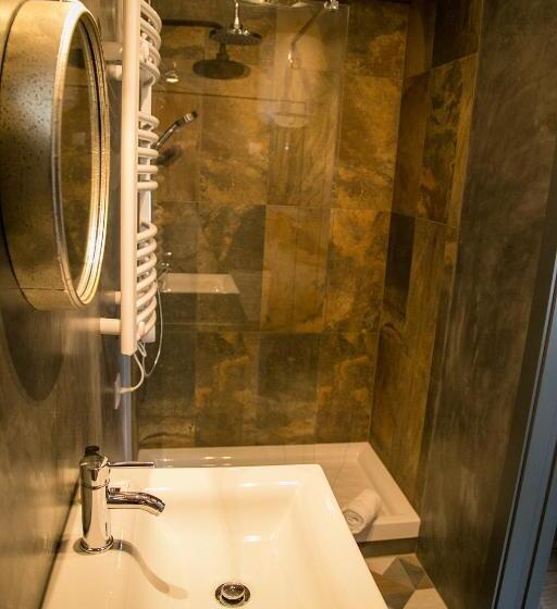 تختخواب و صبحانه The Globetrotter's Inn