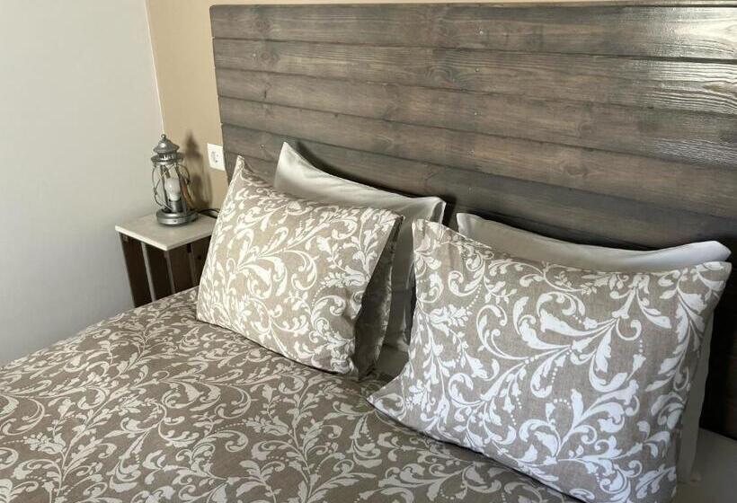 تختخواب و صبحانه The Globetrotter's Inn