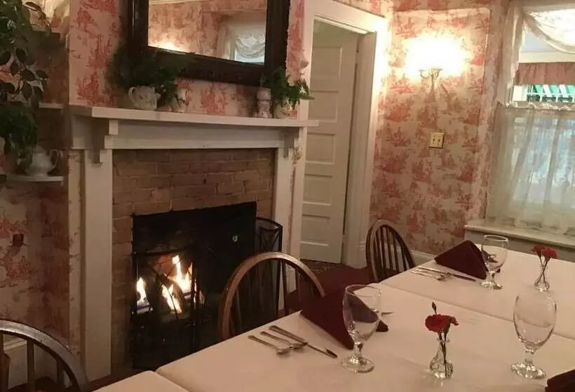 Hotelli Red Rocker Inn