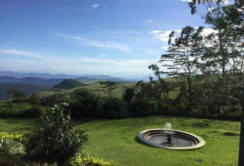 ホテル Sir Johns Bungalow