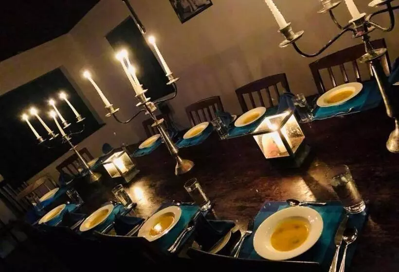 ホテル Sir Johns Bungalow