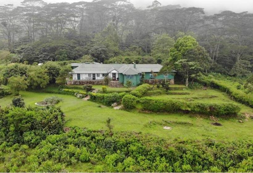 Отель Sir Johns Bungalow