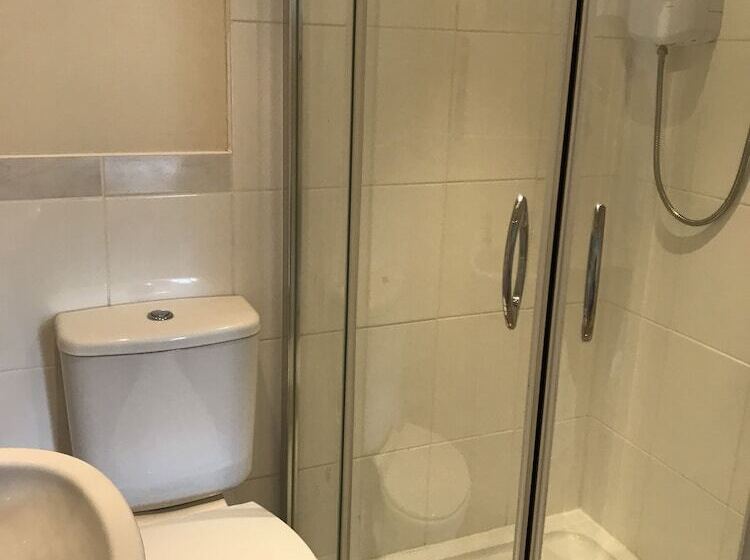 فندق صغير Black Bull Inn