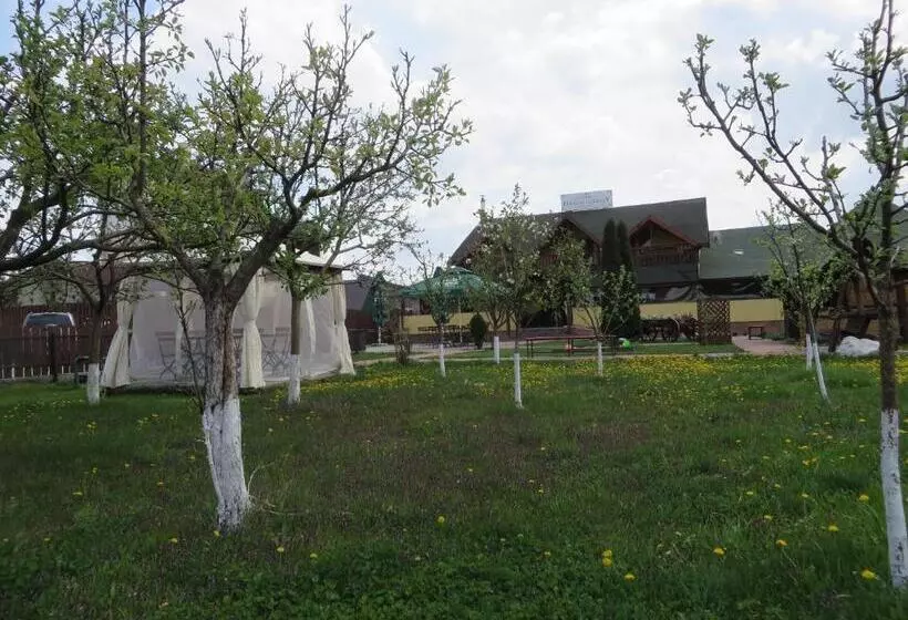 Retkeilymaja Három Székely Fogadó