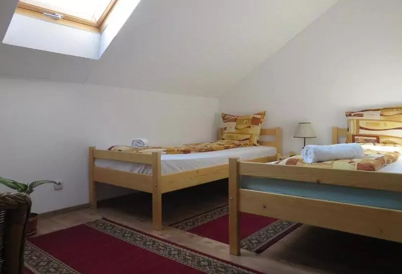 Retkeilymaja Három Székely Fogadó