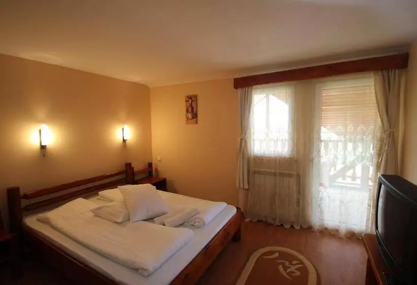 Retkeilymaja Három Székely Fogadó