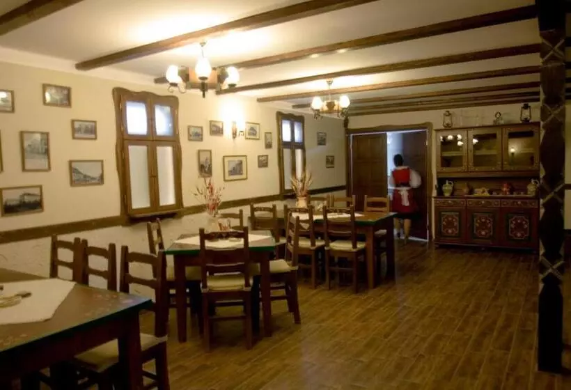 Retkeilymaja Három Székely Fogadó