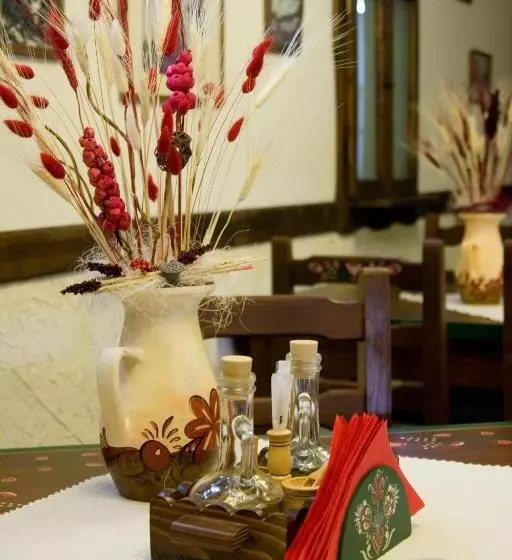 Retkeilymaja Három Székely Fogadó