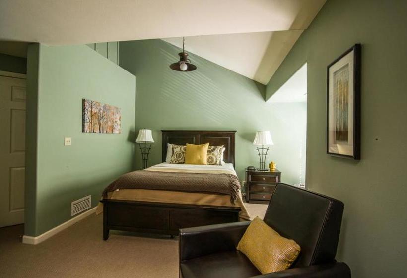 فندق صغير The Inn Above Oak Creek