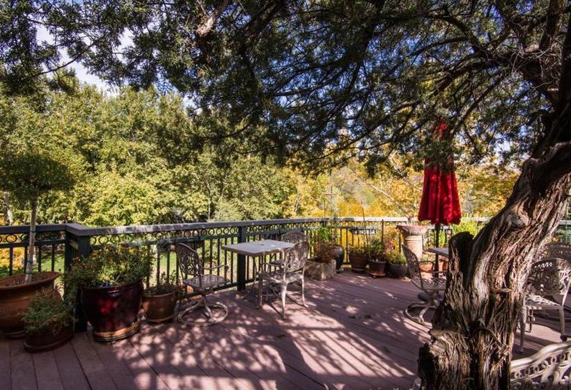 فندق صغير The Inn Above Oak Creek