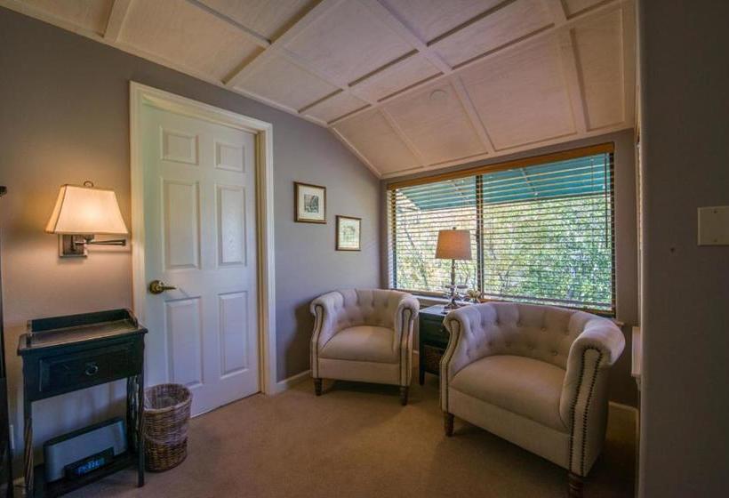 فندق صغير The Inn Above Oak Creek