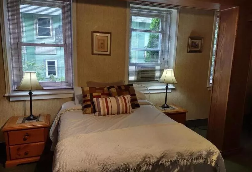 Retkeilymaja The King George Inn