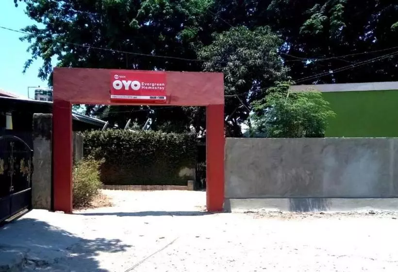Hotelli Oyo 1359 Evergreen Residence