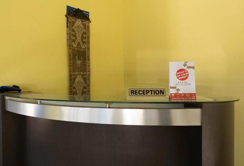 Hotel Oyo 1359 Evergreen Residence