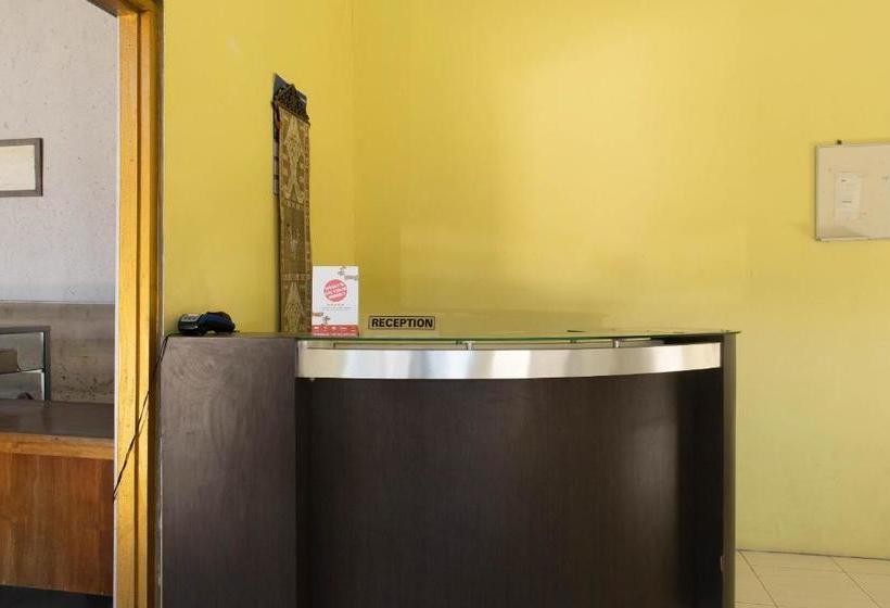 Hotel Oyo 1359 Evergreen Residence