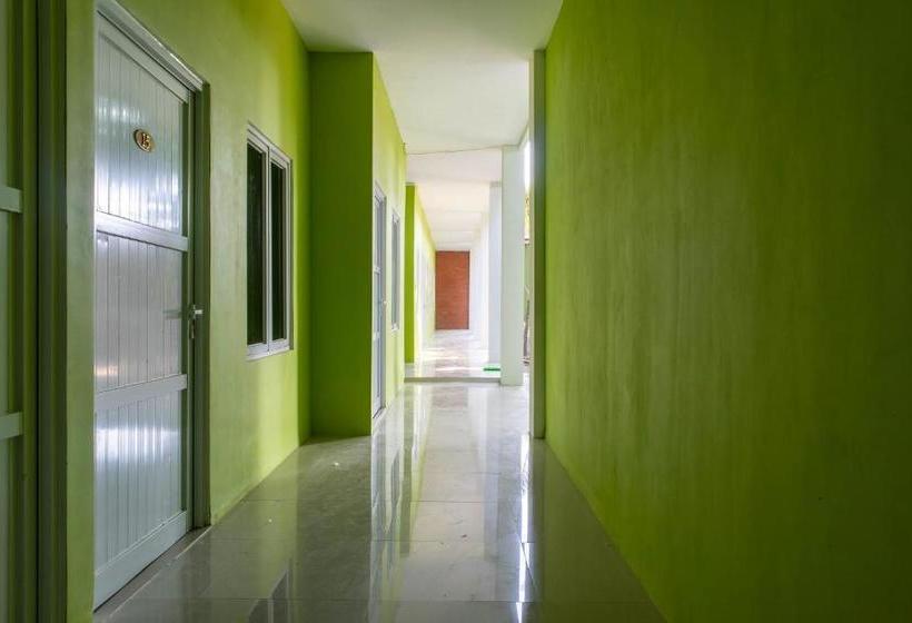 Hotel Oyo 1359 Evergreen Residence