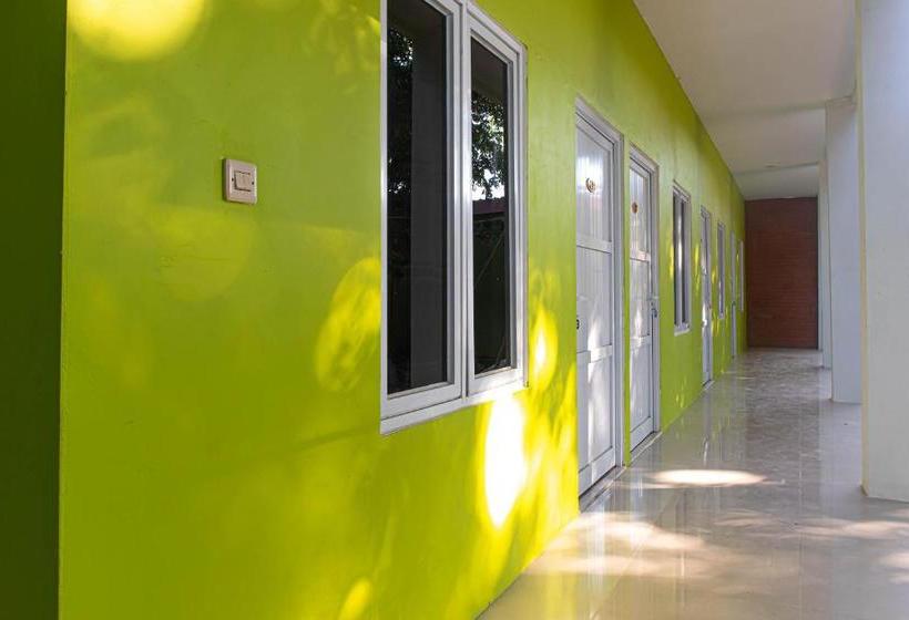 Hotel Oyo 1359 Evergreen Residence