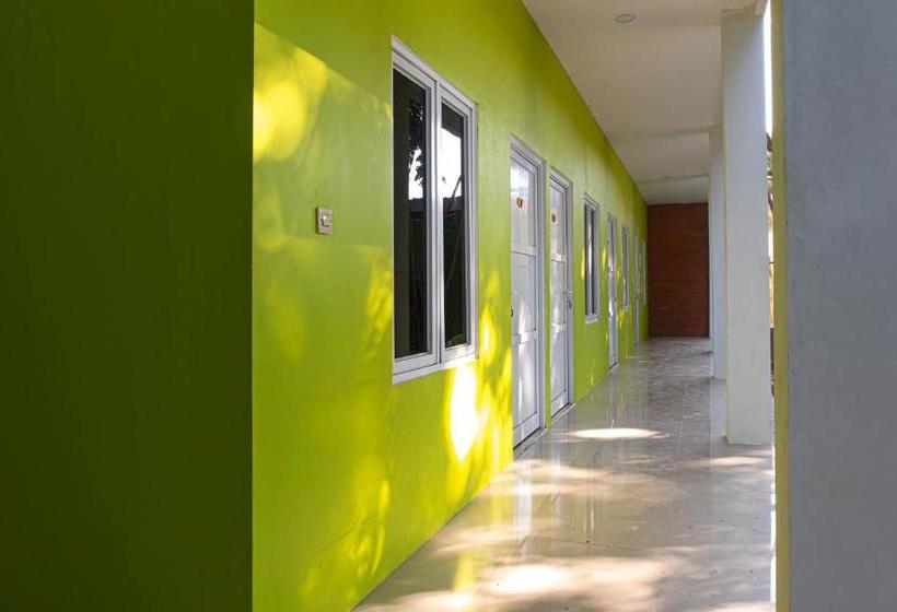 Hotel Oyo 1359 Evergreen Residence