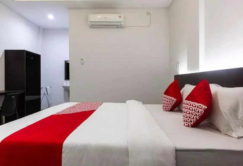 Hotelli Oyo 1359 Evergreen Residence