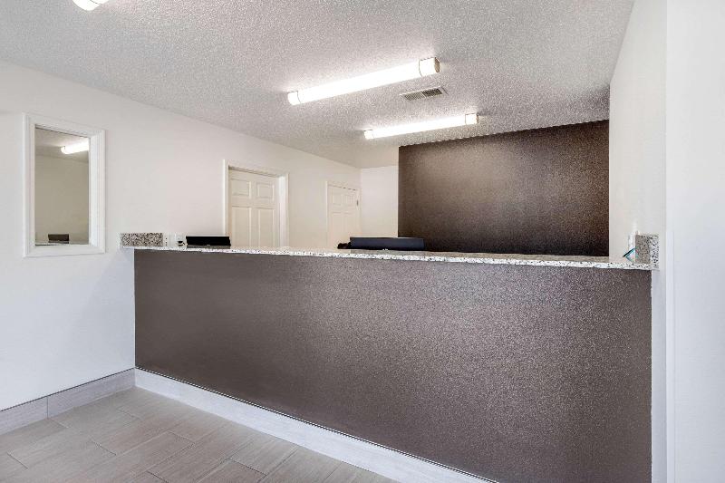 فندق Suburban Studios Spartanburg   I 26