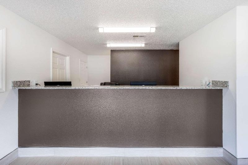 فندق Suburban Studios Spartanburg   I 26