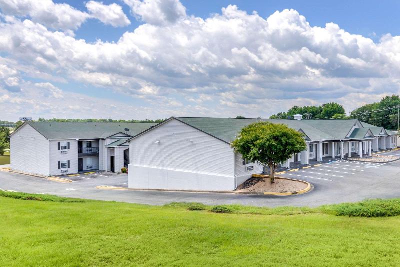 فندق Suburban Studios Spartanburg   I 26