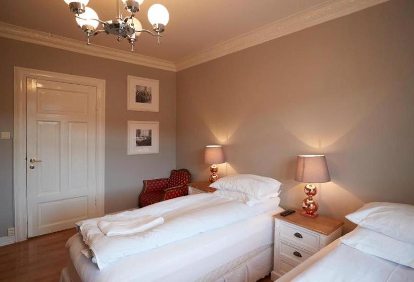 پانسیون Guesthouse Akurinn