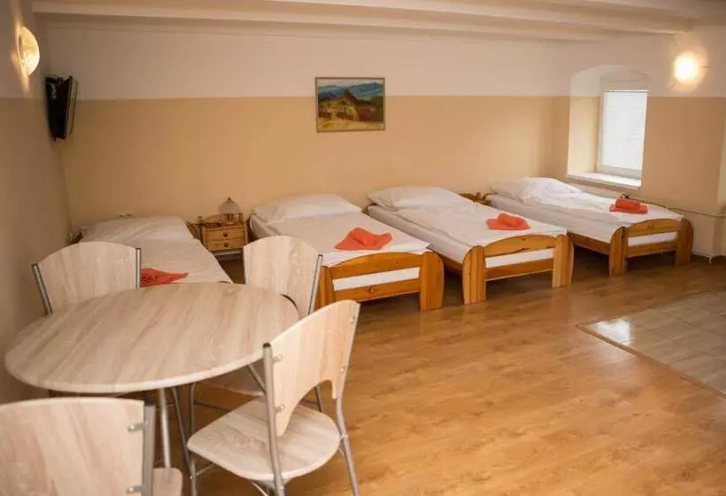 Majatalo Penzion Burra