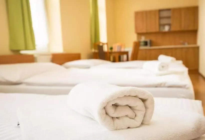 Majatalo Penzion Burra