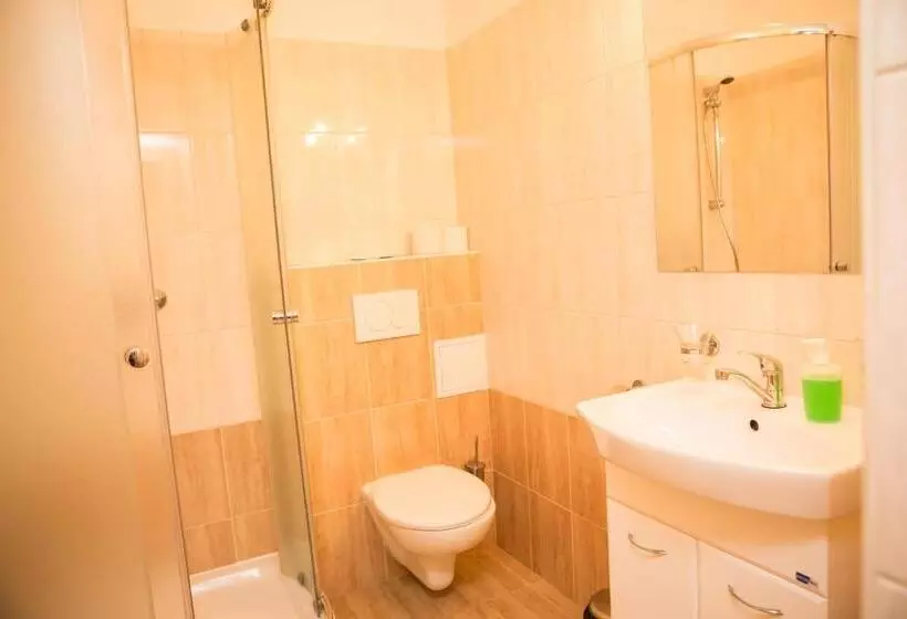 Majatalo Penzion Burra