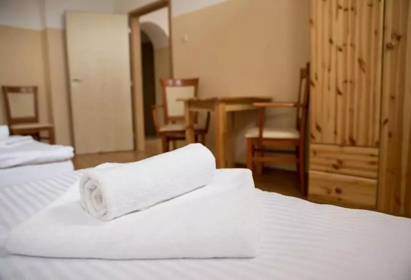 Majatalo Penzion Burra